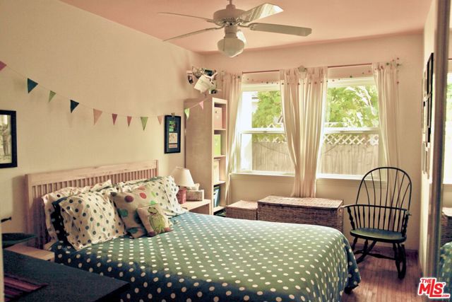 10739 Jefferson Boulevard, Culver City CA: https://media.crmls.org/mediaz/66628eef-ba36-4db7-8c8d-a4a89176a0de.jpg