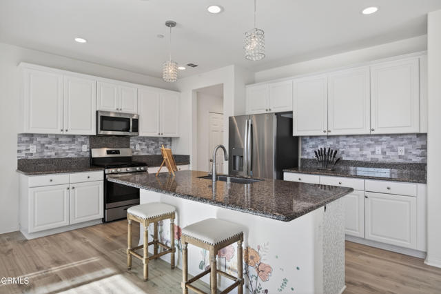 Detail Gallery Image 6 of 34 For 340 Campbell Ct, Santa Paula,  CA 93060 - 4 Beds | 2/1 Baths