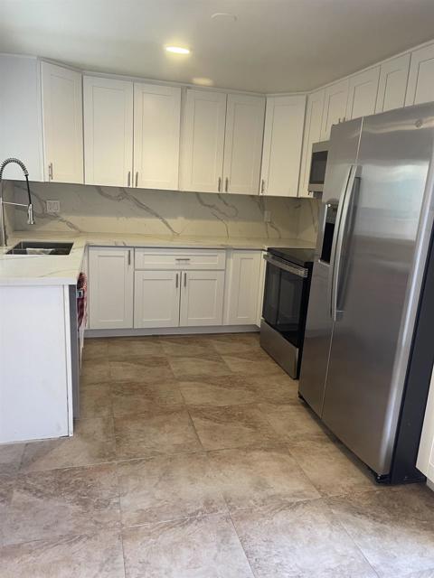 Detail Gallery Image 3 of 4 For 8717 Navajo Rd #1,  San Diego,  CA 92119 - 4 Beds | 2 Baths