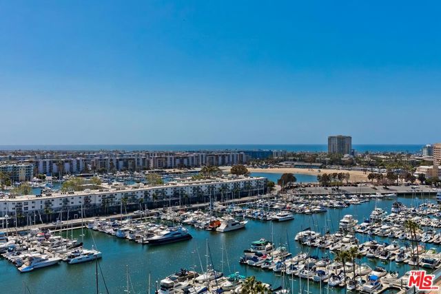 4335 Marina City Drive, Marina del Rey CA: https://media.crmls.org/mediaz/6663ab0e-18b0-4458-9454-b5ed42428eb1.jpg