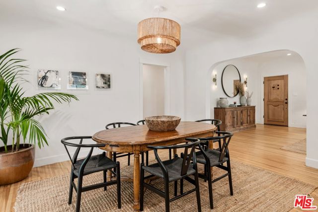 555 N Irving Boulevard, Los Angeles CA: https://media.crmls.org/mediaz/6663aebb-6c70-49b0-b479-c5f9f52179d7.jpg