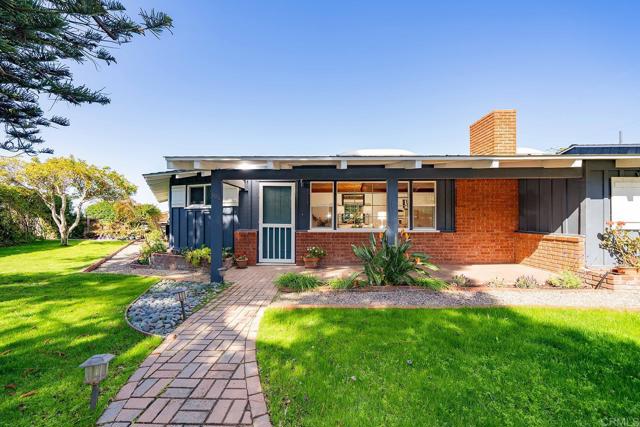 Detail Gallery Image 1 of 1 For 386 13th St, Del Mar,  CA 92014 - 3 Beds | 3 Baths