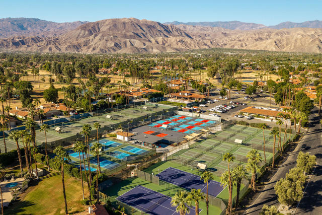 303 Villena Way, Palm Desert, CA 92260