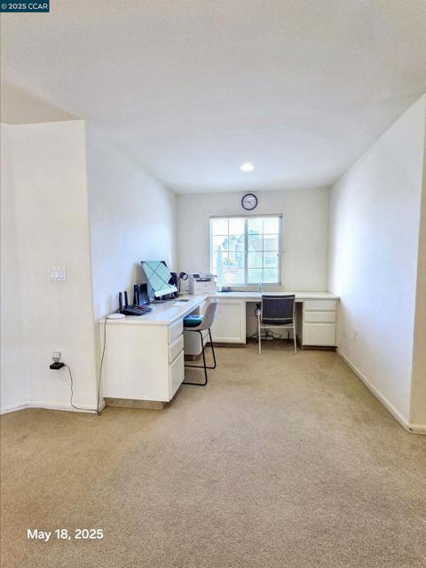 881 Meadow View Dr, Richmond CA: https://media.crmls.org/mediaz/66658f2b-d671-46a1-9a9e-53b07ecfe816.jpg