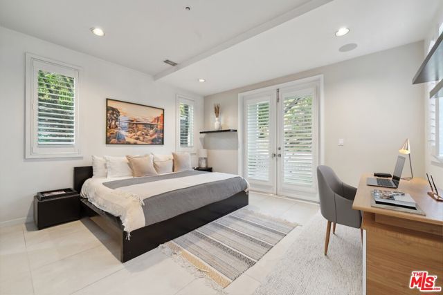 2029 Mount Olympus Drive, Los Angeles CA: https://media.crmls.org/mediaz/6666485b-46ec-470f-adff-a1697f9fedf7.jpg