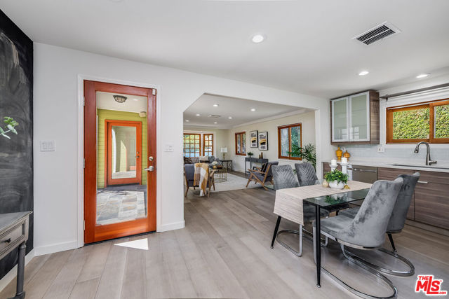 4623 Jessica Drive, Los Angeles CA: https://media.crmls.org/mediaz/666657d0-3bce-470a-9610-0b16513bba7c.jpg