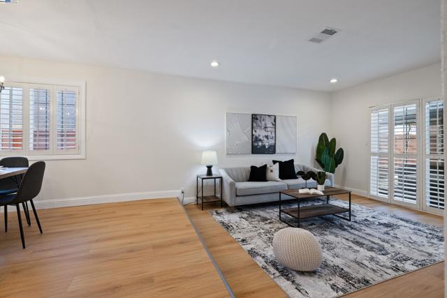 4501 Alice Way, Union City CA: https://media.crmls.org/mediaz/66669ead-b98e-4414-8e33-bcd91bcd60fe.jpg