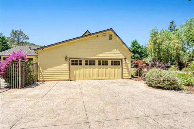 21400 Tierra Grande Court, San Jose CA: https://media.crmls.org/mediaz/66677d33-9648-4274-bb0e-4ce4c95e087f.jpg