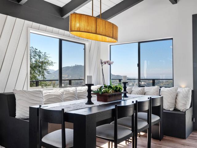 20790 Fortuna Del Norte, Escondido CA: https://media.crmls.org/mediaz/66684724-e1dd-4ca8-8dae-f058c395ffd8.jpg