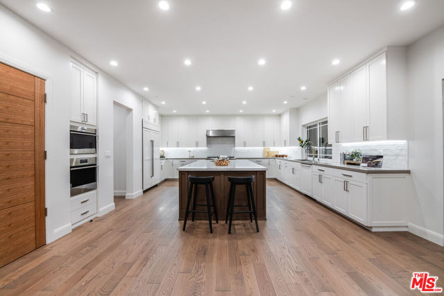 29677 Mulholland Highway, Agoura Hills CA: https://media.crmls.org/mediaz/666b23b7-e50c-43be-8366-037cb3844a7b.jpg