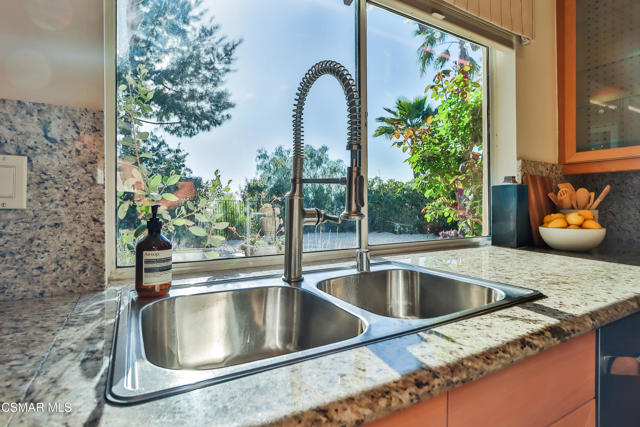 2328 Otono Circle, Thousand Oaks CA: https://media.crmls.org/mediaz/666b4ba3-acb3-4df7-bed1-3ddd0819234b.jpg