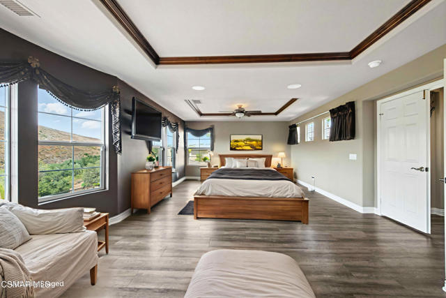 3194 Sunset Hills Boulevard, Thousand Oaks CA: https://media.crmls.org/mediaz/666b75c6-fd7c-44ef-b1d8-3a9e9639b8de.jpg