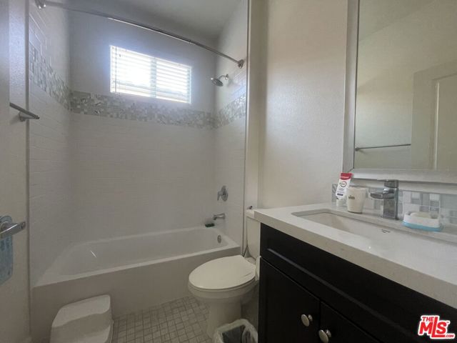 7937 N Keer Drive, Reseda CA: https://media.crmls.org/mediaz/666b83c1-fb7c-401f-b42c-dc1bbd32cac2.jpg