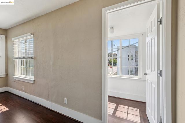 1063 32Nd St, Oakland CA: https://media.crmls.org/mediaz/666b8c62-cb6e-4abd-81a8-86de40c88e7b.jpg