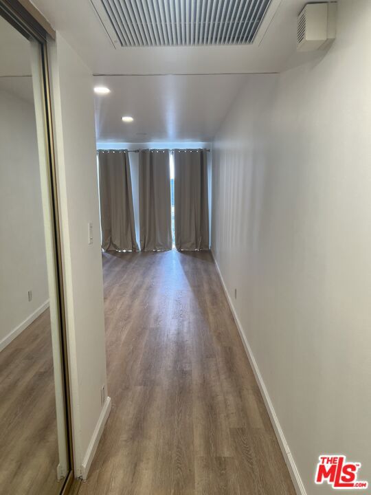 800 W 1st Street, Los Angeles CA: https://media.crmls.org/mediaz/666c3182-10ee-4adc-bbdc-4192f5262ca5.jpg