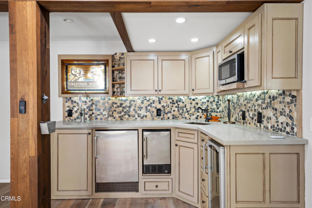3715 Sunset Lane, Oxnard CA: https://media.crmls.org/mediaz/666c6a1c-4d22-4ecb-a1c7-74b1cfa95884.jpg