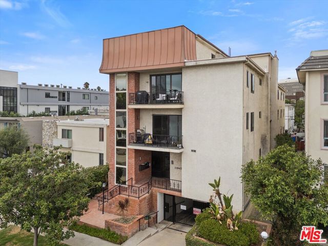 2 Bed Home for Sale in Los Angeles, California