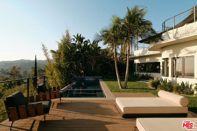 2250 El Contento Drive, Los Angeles CA: https://media.crmls.org/mediaz/666cc53d-aa24-46c5-a138-9c80699e97ec.jpg