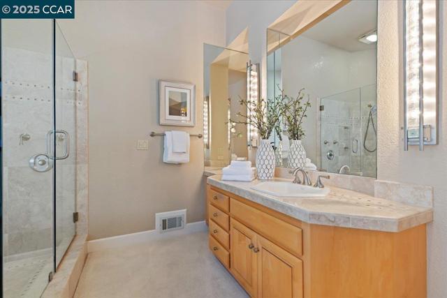 4101 Fox Creek Ct, Danville CA: https://media.crmls.org/mediaz/666d3831-da61-4c2c-bd6c-c850767f2eb1.jpg