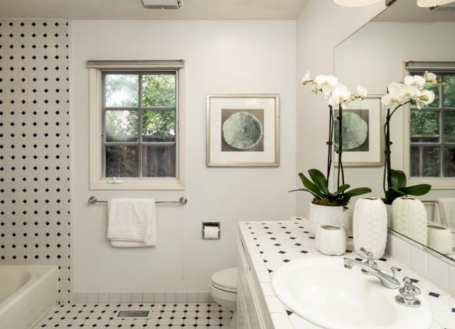 245 Chapin Lane, Burlingame CA: https://media.crmls.org/mediaz/666d845e-314a-4720-addb-826788b80935.jpg