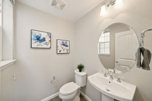 26540 Hayward Boulevard, Hayward CA: https://media.crmls.org/mediaz/666dc9f8-3b34-4163-a6c5-2059991e602d.jpg