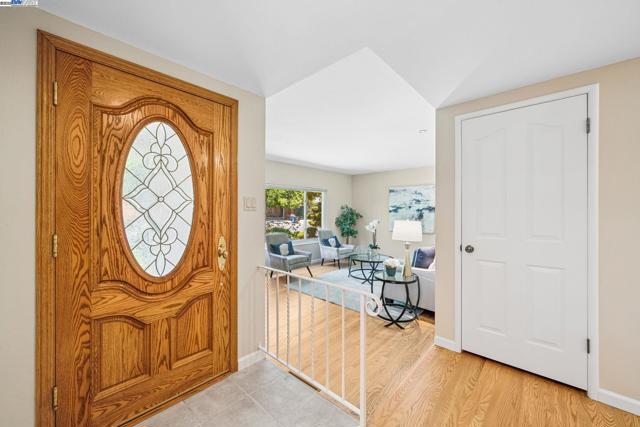 2082 Boxwood Way, Fremont CA: https://media.crmls.org/mediaz/666de332-e741-4de3-b10c-e4a29d093676.jpg