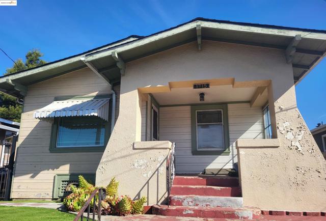 1715 87Th Ave, Oakland CA: https://media.crmls.org/mediaz/666e46ec-1b0a-4559-8542-2c7b27e3a43d.jpg