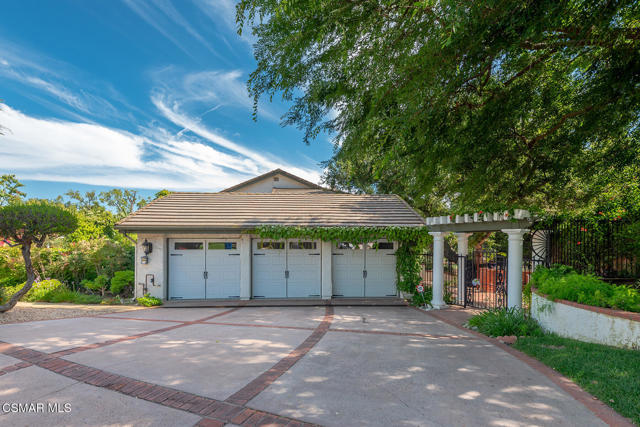 4498 Rayburn Street, Westlake Village CA: https://media.crmls.org/mediaz/666fb8a4-f9f6-4d9a-8c66-3960586fba9b.jpg