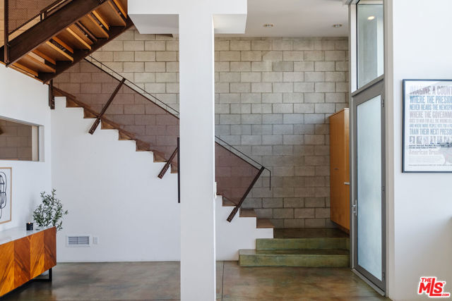 1320 Abbot Kinney Boulevard, Venice CA: https://media.crmls.org/mediaz/666fec6c-4990-4b49-93a6-01ad41f302a1.jpg