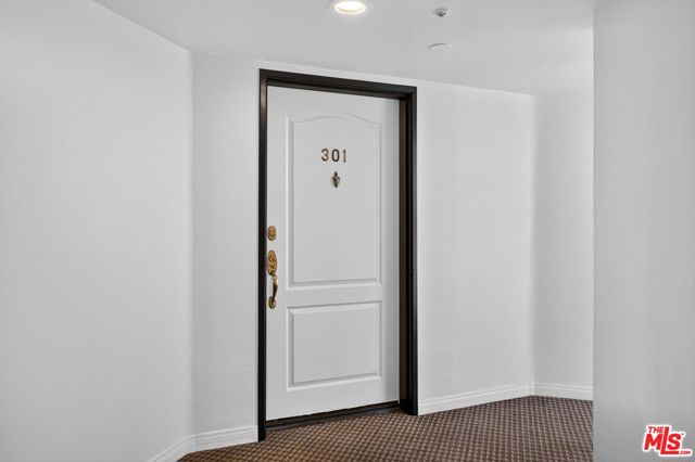 10307 Missouri Avenue, Los Angeles CA: https://media.crmls.org/mediaz/6670169d-232d-45f7-a6f1-a45cbe945697.jpg