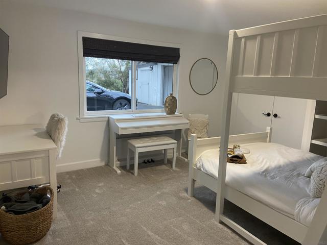 455 Glenncrest Dr, Solana Beach CA: https://media.crmls.org/mediaz/6670292e-fb48-486d-b690-19820769d82b.jpg