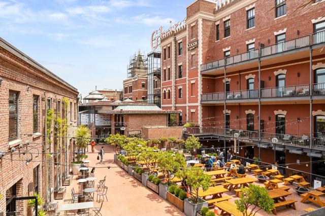900 N Point St, San Francisco CA: https://media.crmls.org/mediaz/667091f0-acf8-42fc-b8a3-99e7b8ab07fa.jpg