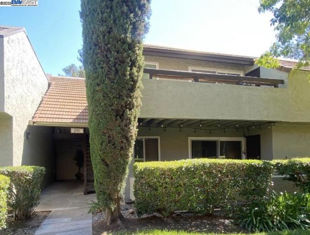 291 Tradewinds Dr, San Jose CA: https://media.crmls.org/mediaz/6671008d-9982-4741-84ad-2a5b2be96e60.jpg