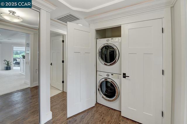 1232 Skycrest Dr, Walnut Creek CA: https://media.crmls.org/mediaz/66722079-1c1f-4a3a-8304-720a309fdaa7.jpg