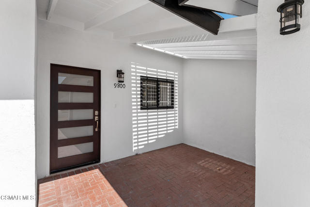 9800 Geyser Avenue, Northridge CA: https://media.crmls.org/mediaz/6673c547-ffc7-4326-ba18-24792fc38300.jpg