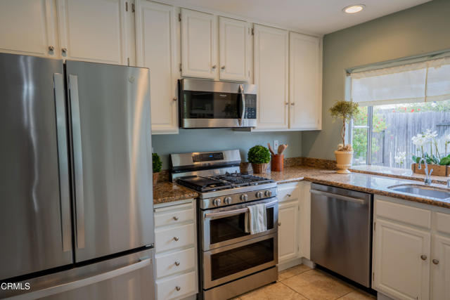 Detail Gallery Image 10 of 27 For 5340 Meadowbluff Ct, Camarillo,  CA 93012 - 3 Beds | 2 Baths