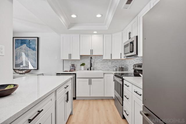 524 Via De La Valle H, Solana Beach CA: https://media.crmls.org/mediaz/66741df3-3389-4dd7-89a8-4949e09549c2.jpg