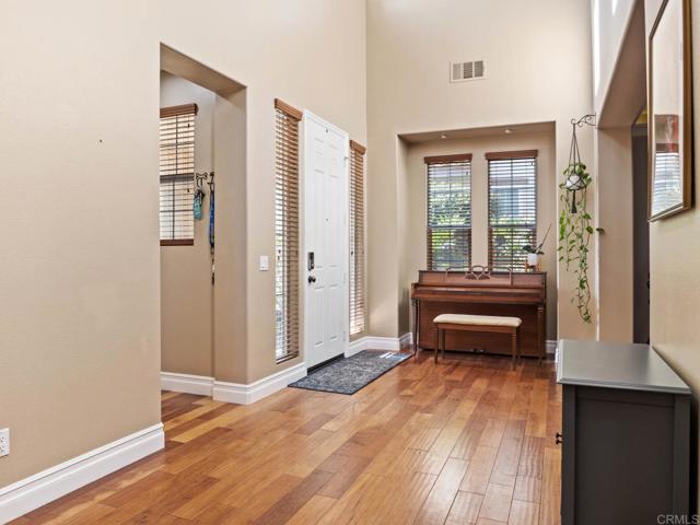 1176 Parkview Drive, Oceanside CA: https://media.crmls.org/mediaz/6674676c-eb6e-44eb-9f52-8a1c400a70dc.jpg