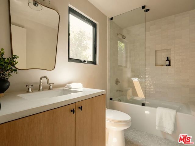 4790 Galendo Street, Woodland Hills CA: https://media.crmls.org/mediaz/6675539c-b3d3-42d9-ae8f-0e42c443ccca.jpg