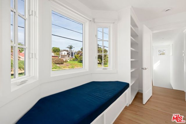 541 Homer Street, Manhattan Beach CA: https://media.crmls.org/mediaz/66766915-83b4-41d2-ac90-2f7e1d71c73d.jpg