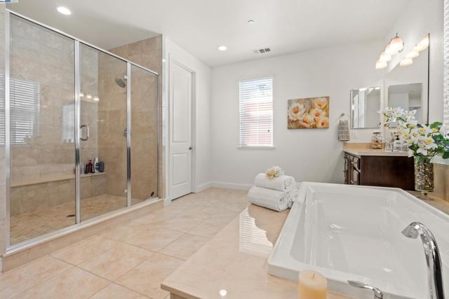 4440 Pine Mountain Way, Dublin CA: https://media.crmls.org/mediaz/667681e4-7318-488f-9adf-b95bc7663261.jpg
