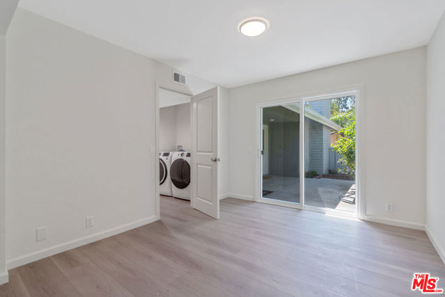 19 Rippling, Irvine CA: https://media.crmls.org/mediaz/66769552-7099-4c3b-a972-15f0e1dfece2.jpg