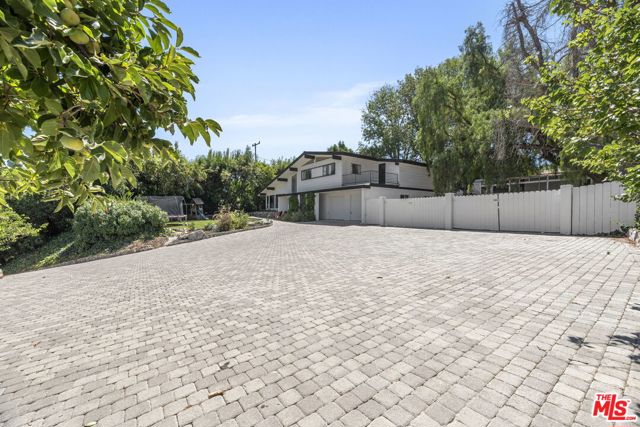 1 Pony Lane, Rolling Hills Estates, California 90274, 3 Bedrooms Bedrooms, ,3 BathroomsBathrooms,Residential,Sold,Pony,21778738