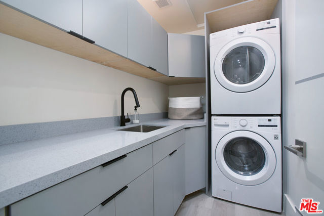 6066 Saturn Street, Los Angeles CA: https://media.crmls.org/mediaz/6676bcad-f5a7-4a06-8a00-8c1ea002da4d.jpg