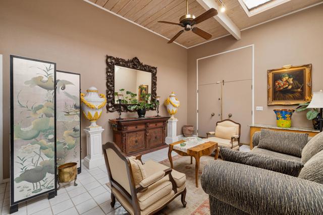 968 N Fairview Circle, Palm Springs CA: https://media.crmls.org/mediaz/66771ee1-1ea0-424d-90c7-42d123181069.jpg
