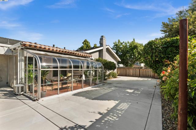 5095 Nottingham Ct, Newark CA: https://media.crmls.org/mediaz/6677870a-7f25-4cf6-994f-d7c00f19d097.jpg