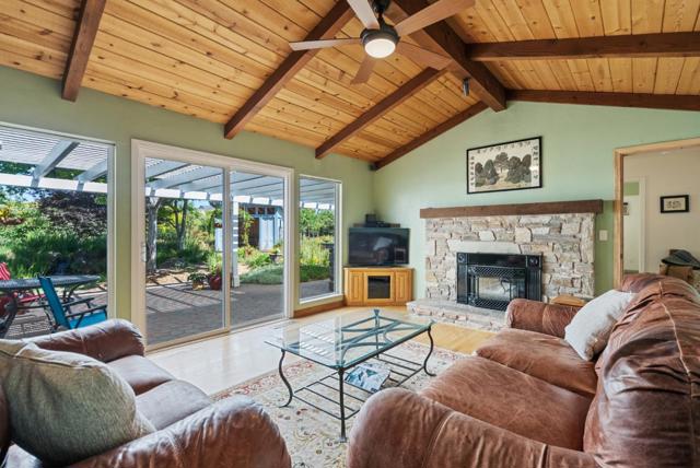 141 Holliday Drive, Hollister CA: https://media.crmls.org/mediaz/6677d382-6152-46a9-9884-9068c5c64400.jpg