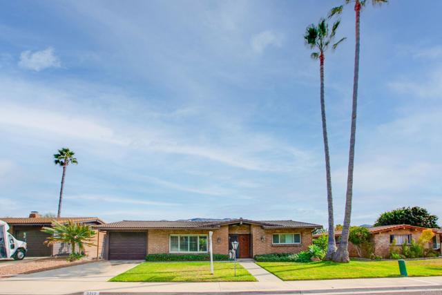 Detail Gallery Image 3 of 42 For 3212 via Almonte, Fallbrook,  CA 92028 - 2 Beds | 2 Baths