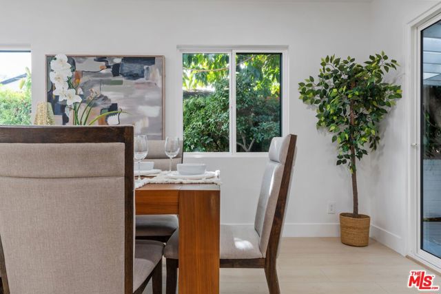 5413 Halbrent Avenue, Sherman Oaks CA: https://media.crmls.org/mediaz/66796b62-c4bf-4d55-8c14-36d46e250e3c.jpg