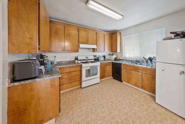 586 Monterey Road, Morgan Hill CA: https://media.crmls.org/mediaz/667a0a83-bca0-49bb-8da3-6a9b504a89b7.jpg